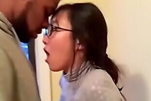 Korean student makes out with her first black guy 61 sec